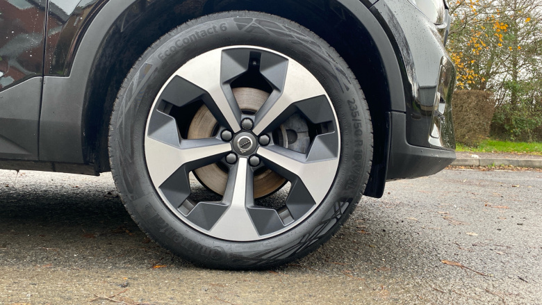 Volvo XC40 2.0 B4P Plus Dark 5dr Auto Petrol Estate